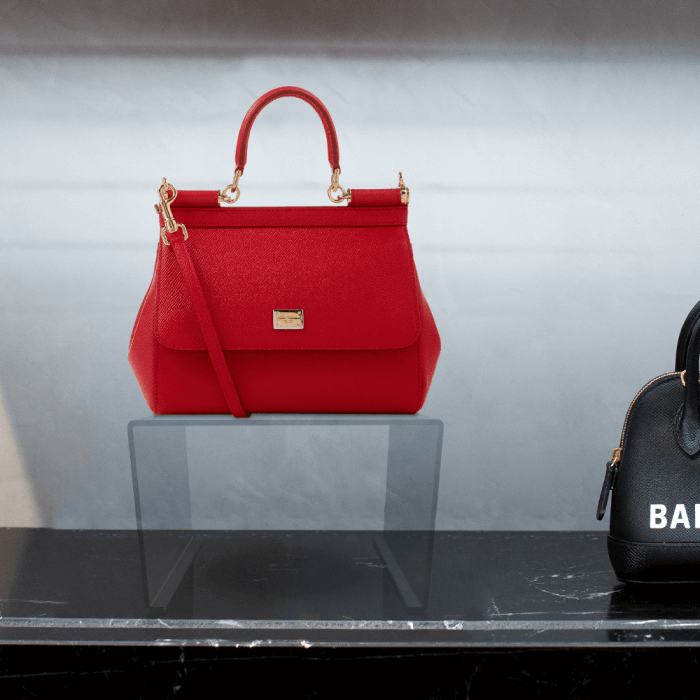 Traditional Bridge Display Pedestals